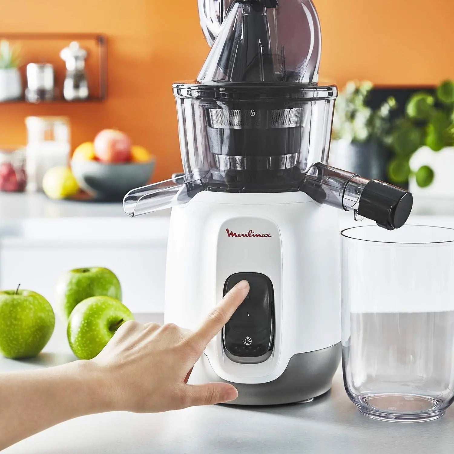 MOULINEX Ultra Juice Entsafter für Kaltsaft 2 Filter Trinkflasche 600 ml extra breit 85 mm Automatisches Programm Easy Clean Entsafter für ganze Früchte und Gemüse, leise, 200 W, ZU600110 - Smeg Point  - Online Handel
