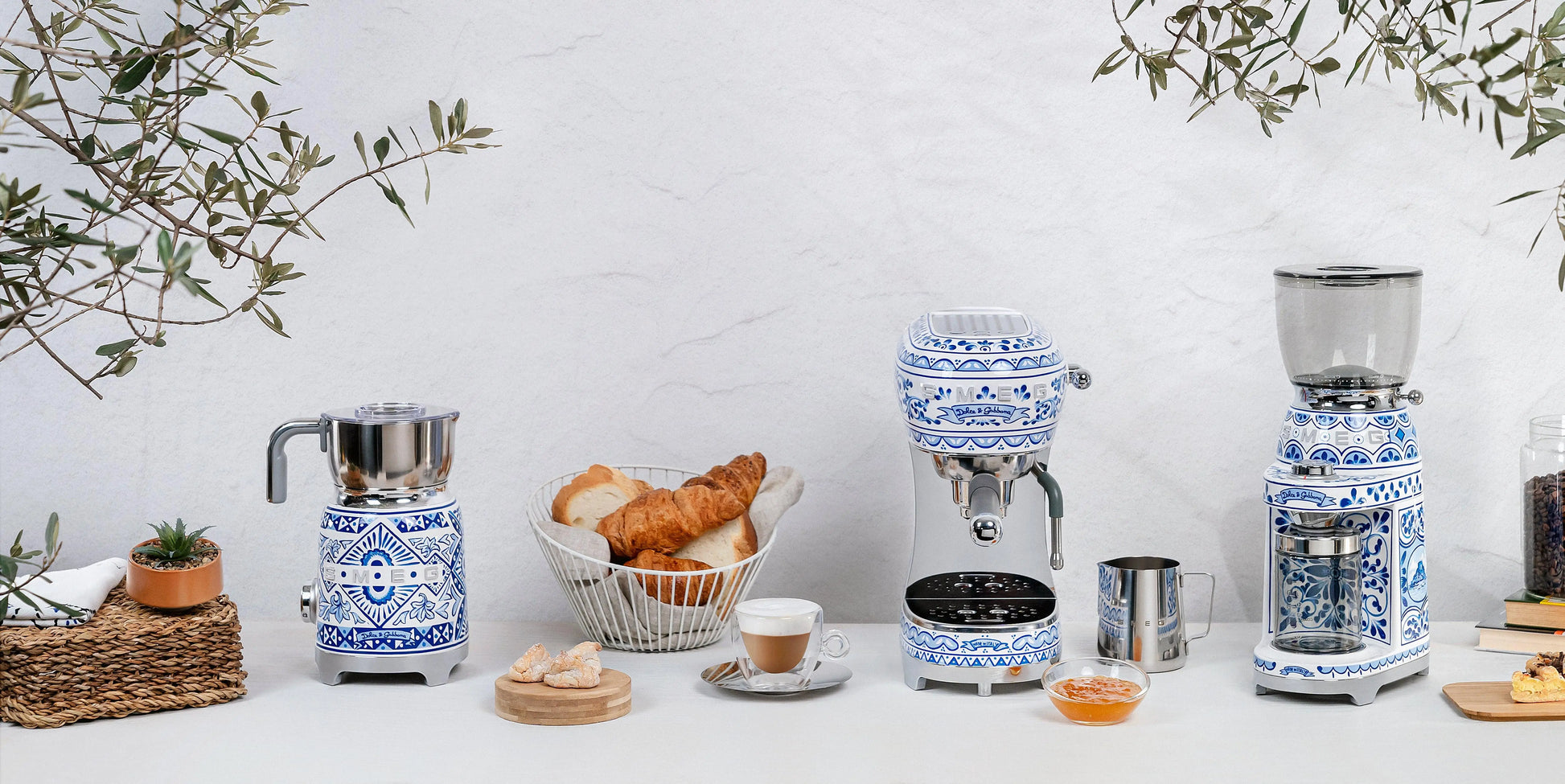 MFF01DGBEU Milchaufschäumer D&G Blu Mediterraneo - Smeg Point - Online Handel